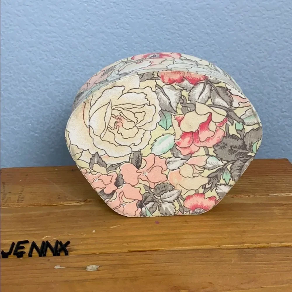 Vintage Chic Jewelry Box